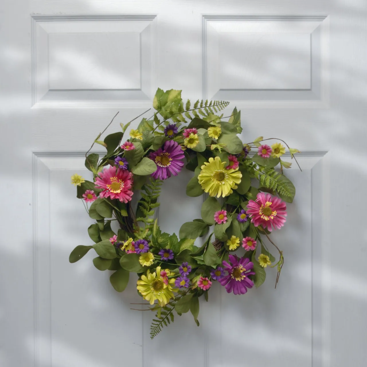Online National Tree Company 22 in. Spring Wreath with Dasiy Blooms, Leafy Greens
